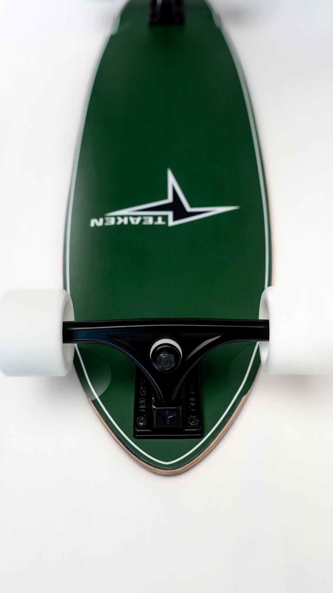 Gunner Skateboard - white wheels